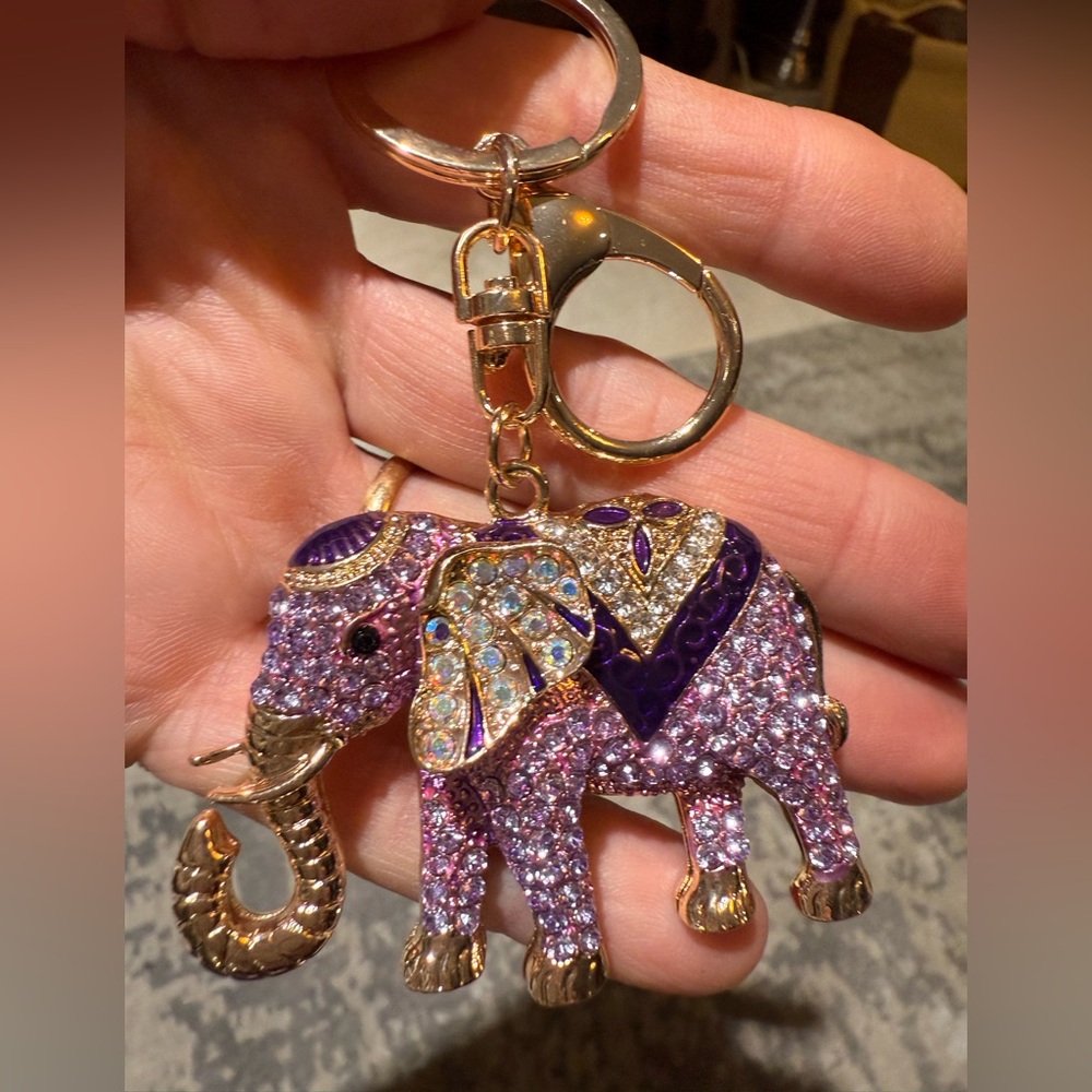 Elephant, Rhinestone Keychain gold tone with rhinestone purple